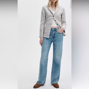 Logan Wide-Leg Jeans
Featherweight in Audrey